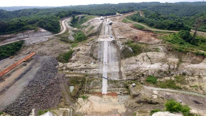 Bendungan Karian di Lebak, Banten, sedang dibangun, dan inilah potret bendungan yang akan mengalirkan air untuk Jakarta dan Banten  setelah rampung nanti.