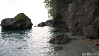 Sampailah di tepian Pantai Tanjung Mangga setelah sekitar 20 km perjalanan dalam waktu sejam. Tempatnya jauh dari perkampungan. (Danu Damarjati/detikcom)