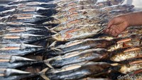 Satu ekor ikan fufu dijual Rp 20 ribu untuk ukuran kecil. Sedangkan, ikan fufu ukuran besar dijual dengan harga Rp 25 ribu per ekor.