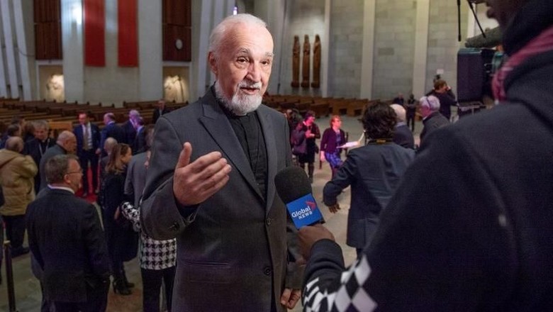 Luka Ringan Usai Ditikam di Depan Jemaat, Ini Kata Pastor Kanada Luka Ringan Usai Ditikam di Depan Jemaat, Ini Kata Pastor Kanada