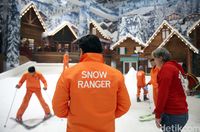 Main Salju dan Ski di Trans Snow World Bekasi Dijamin Aman