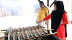 Melihat Pembuatan Ikan Asap di Halmahera Selatan