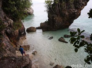 Indahnya Pantai Tanjung Mangga, Apalagi Bila Tanpa Spanduk Parpol