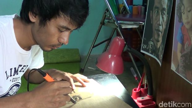 Mengunjungi Bengkel Kerja Siswoyo, Pelukis Patri Asal Kota Tegal