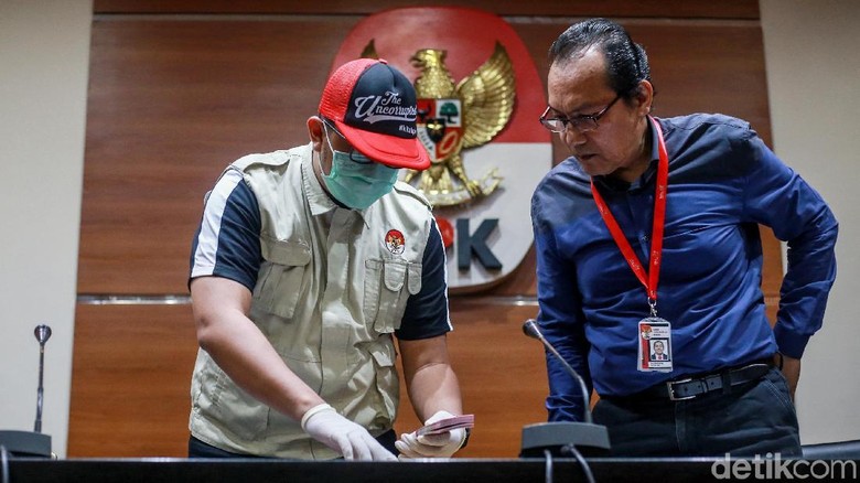 Kronologi OTT Direktur Krakatau Steel Kronologi OTT Direktur Krakatau Steel