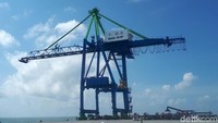 Dengan kedatangan 8 unit RTG Crane, total saat ini MNP memiliki 28 unit alat yang terdiri dari 2 unit Ship to Shoe (STS) Crane, 10 unit RTG Crane, 2 unit Reach Stacker 45 Ton, 1 unit Forklift 32 Ton, 1 unit Forklift 7 Ton dan 12 unit Terminal Tractor.