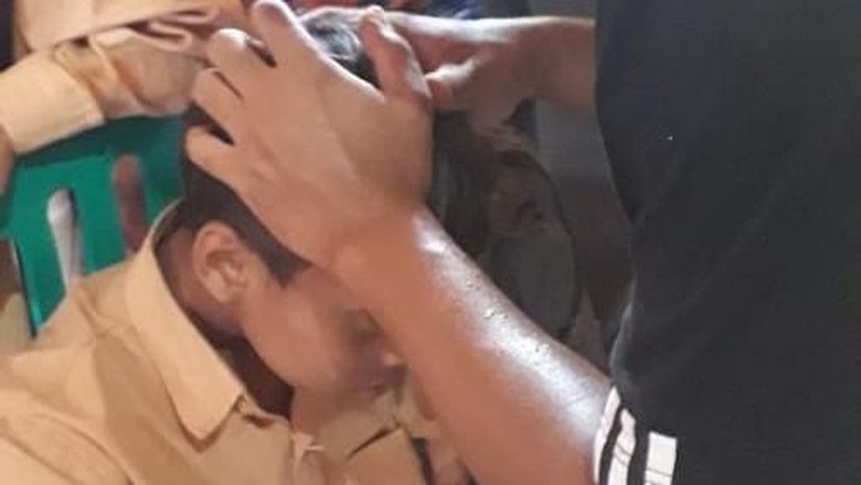 Atap Sekolah di Lombok Tengah Roboh, Guru dan Siswa Luka-luka Atap Sekolah di Lombok Tengah Roboh, Guru dan Siswa Luka-luka