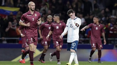 Kembalinya Messi Tak Mampu Selamatkan Argentina dari Kekalahan