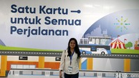 Meski telah diresmikan, MRT Jakarta akan benar-benar beroperasi secara komersial pada 1 April 2019. Selama seminggu dari tanggal 25 hingga 31 Maret 2019, MRT masih gratis.