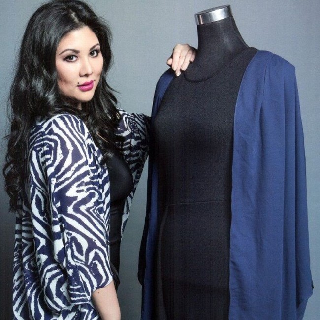 Demi cinta, Angeline pun memilih tetap menikah dengan Francis dan melepas hak warisnya sebagai penerus bisnis sang ayah. Bahkan ia tidak minta dukungan finansial dengan keluarga untuk pernikahan mereka. Saya yakin sikap ayah salah jadi tidak ada pertanyaan tentang apa yang benar dilakukan. Ketika Anda memiliki uang itu memang berkah, Anda bisa melakukan berbagai hal. Tapi uang juga memungkinkan Anda memiliki karakteristik dan kontrol yang negatif dan itu bisa menimbulkan masalah, ujar Angeline kepada majalah Mail on Sundays You.  Foto: Dok. Facebook, Instagram Angeline Francis Khoo