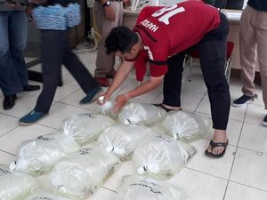 Bea Cukai Gagalkan Penyelundupan Bibit Arwana ke Malaysia