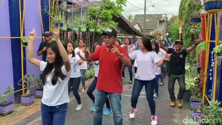 Prabowo ke Makassar, Danny Pomanto Ajak Projo Nyanyi Jokowi Lagi Prabowo ke Makassar, Danny Pomanto Ajak Projo Nyanyi Jokowi Lagi