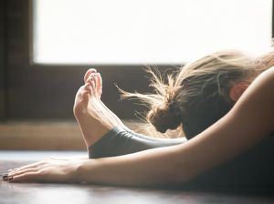 6 Posisi Seks Ini Terinsipirasi Pose Yoga, Pernah Cobain Lotus?