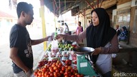 Beginilah suasana Pasar Lama Desa Madopolo, Obi Utara, Halmahera Selatan, Maluku Utara, beberapa waktu lalu.