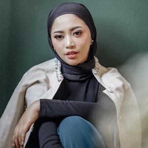 Tutorial Hijab Pakai Anting Ala Rachel Vennya, Hanya Perlu 5 Menit Tutorial Hijab Pakai Anting Ala Rachel Vennya, Hanya Perlu 5 Menit