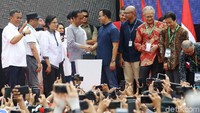 Peresmian MRT Jakarta juga dihadiri Gubernur DKI Jakarta Anies Baswedan, Menteri Keuangan Sri Mulyani, dan Menteri Perhubungan Budi Karya Sumadi.