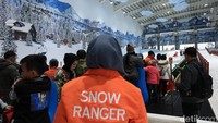 Taman rekreasi salju ini dijamin keamanannya. Snow Ranger selalu siaga menjaga keselamatan wisatawan (Randy/detikTravel) 