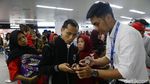 Warga Rela Antre Panjang Demi Naik MRT Jakarta