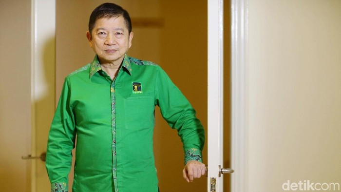 Blak Blakan Bersama Ketua Umum PPP Suharso Monoarfa, Kamis (21/3/2019 

TIm blak-blakan detikcom berkesempatan melakukan wawancara dengan Ketua Umum PPP baru Suharso Monoarfa, Jakarta, Kamis (21/3/2019). Grandyos Zafna/detikcom