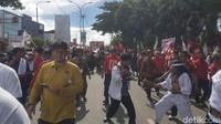 Ada pula aksi debus. Bahtiar Rivai/detikcom.