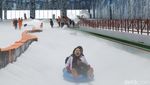 Foto Seru Main Salju di Trans Snow World Juanda Bekasi