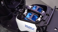 Honda memamerkan skutik bertenaga listriknya .Foto: Electrek