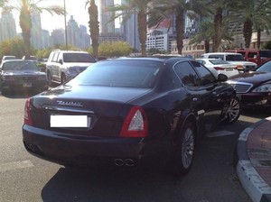 Bikin Melongo! Parkiran Mobil di Kampus Dubai Isinya Bentley dkk