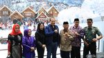 Foto Meriah Pembukaan Trans Snow World Juanda di Bekasi