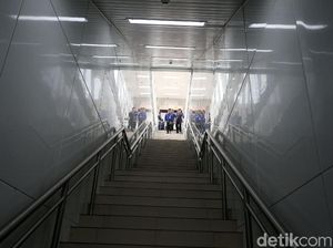 Kelar Naik MRT, Pilih Lanjut Pakai Ojol atau Taksi Online?