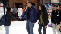 Chairul Tanjung juga sempat menyapa pengunjung Trans Snow World Juanda.