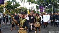Dalam event ini hadir pula perwakillan raja-raja seluruh Nusantara yang tergabung dalam Forum Silaturahmi Keraton Nusantara (FSKN). (Dadang/detikcom)
