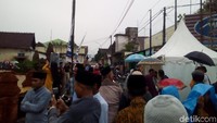 Area Menara Kudus dipasang panggung untuk berbagai acara. Acara ini juga untuk mengenang jasa Sunan Kudus sebagai anggota Wali Songo (Akrom/detikcom)