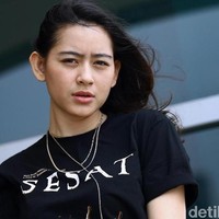 Laura Theux ternyata memiliki ayah berkebangsaan Prancis. Selama ini dirinya dibesarkan oleh sang ibu yang merupakan orang Bali. Foto: Dikhy Sasra/detikcom