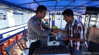 Samsat apung ini tercipta atas kerja sama Direktorat Lalu Lintas Polda Maluku Utara, Badan Pengelola Keuangan Pendapatan dan Aset Daerah (BPKPAD), Jasa Raharja dan BRI.