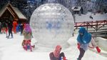 Serunya Bermain Salju di Trans Snow World Juanda