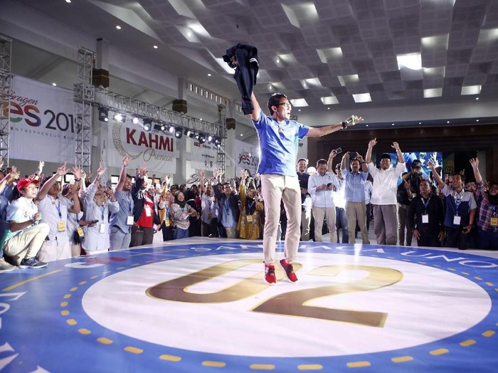 Aksi Sandiaga Nge-dance Bikin Milenial Sragen Histeris