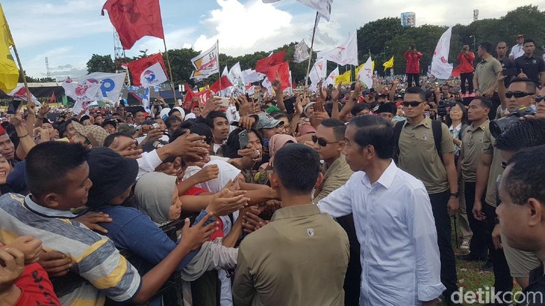 Jokowi Maksimalkan Sisa Waktu 3 Minggu Kampanye agar Menang di Banten Jokowi Maksimalkan Sisa Waktu 3 Minggu Kampanye agar Menang di Banten