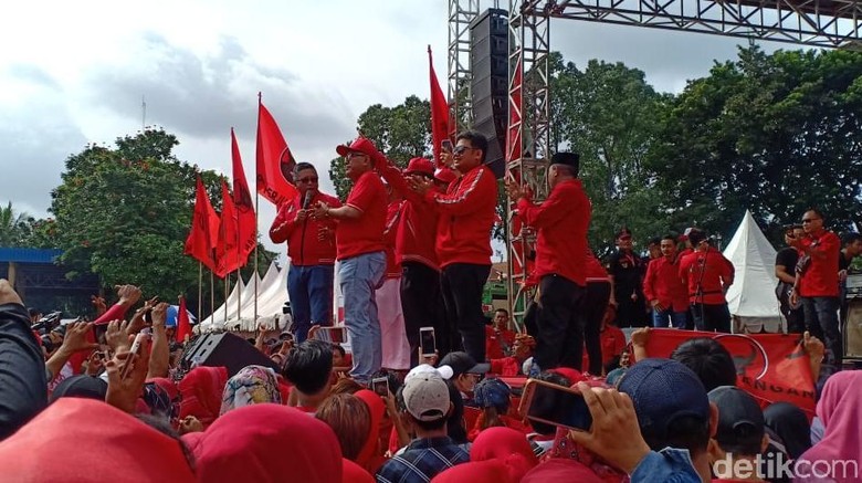 Kampanye Akbar di Banten, PDIP: Kami akan Menangkan Jokowi-Maruf! Kampanye Akbar di Banten, PDIP: Kami akan Menangkan Jokowi-Maruf!