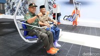 Rachmat Effendi pun tak pernah menyangka, kalau akhirnya akan ada salju di kota yang ia pimpin. (Johanes Randy/detikcom)