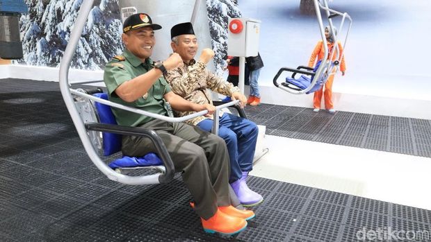 Sah! Trans Snow World Juanda Resmi Dibuka