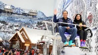 CT dan Anita Tanjung menjajal kereta gantung di Trans Snow World Juanda, Bekasi, Minggu (24/3/2019).