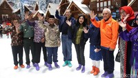 Tokoh senior PAN, Hatta Rajasa juga terlihat hadir dalam peresmian Trans Snow World Juanda.