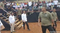 Jokowi menegaskan hoax bahwa dirinya akan melarang azan, melegalkan pernikahan sejenis hingga membolehkan zina tidak benar. Apalagi cawapres yang dipilihanya adalah Ketua Majelis Ulama Indonesia (MUI). (Bahtiar Rivai-detikcom)