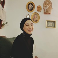 Dalam akun YouTube dan beberapa postingan Instagram, Kim Miso sering memakai bahasa Arab di samping menggunakan bahasa Inggris dan Korea. Dalam beberapa postingan dia juga menggunakan hashtag hijabers Indonesia. Ya, sejak beberapa tahun belakangan selebgram 25 tahun ini juga memiliki banyak fans dari Indonesia. Foto: Dok. Instagram @kimmiso1194