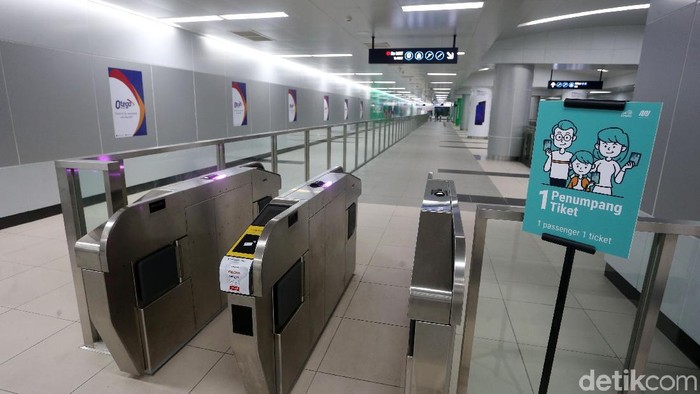 MRT Jakarta fase I telah resmi beroperasi. Bagi Anda yang akan naik MRT wajib memiliki kartu, yakni single trip dan multi trip ticket.