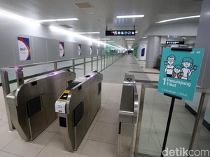 Ramai di Medsos Masuk Gate MRT Kurang Cepat, Begini Faktanya
