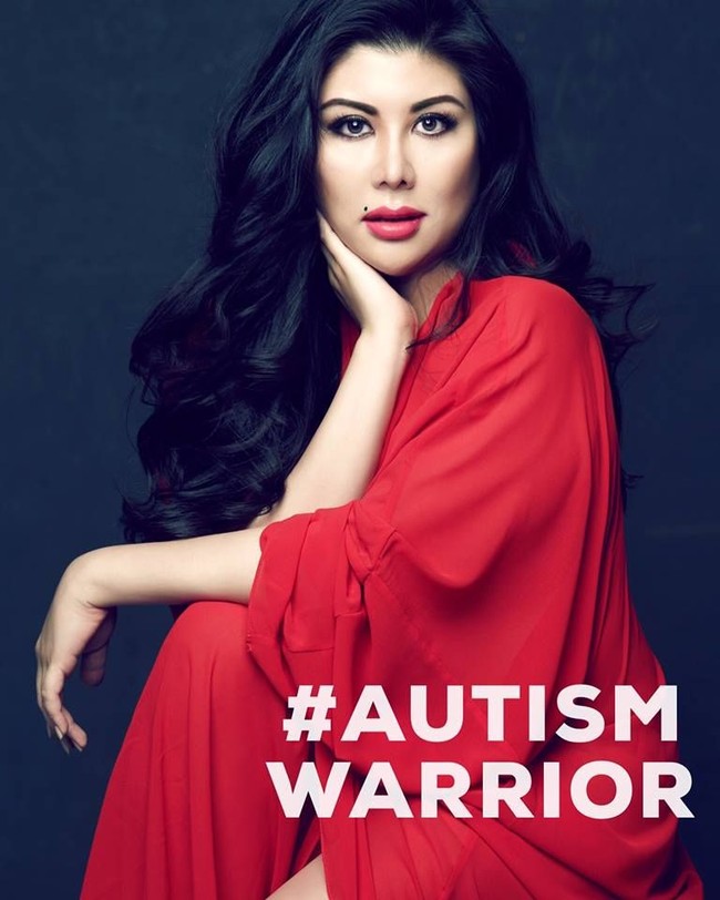 Sosok Angeline semakin menginspirasi karena dia bukan hanya berdiri di atas kakinya sendiri. Wanita cantik ini juga aktif melakukan kegiatan sosial. Sebagian penjualan dari Rosie on Fire, seperti ditulis di website resmi label busana tersebut, disumbangkan pada anak-anak kurang mampu. Dia juga memperkerjakan penderita autisme sebagai karyawannya. Majalah Autism Parenting Magazine pun memberinya gelar Autism Warrior pada 2018. Foto: Dok. Facebook, Instagram Angeline Francis Khoo