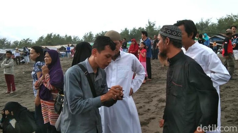 Seorang Bocah Hilang Terseret Ombak Pantai Kebumen Seorang Bocah Hilang Terseret Ombak Pantai Kebumen