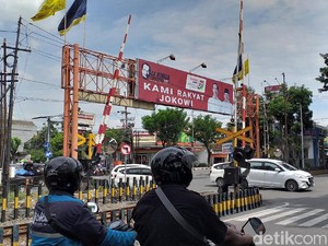 Spanduk Rakyat Jokowi, Pakar Bahasa: Biasa Dilebih-lebihkan dan Didramatisir
