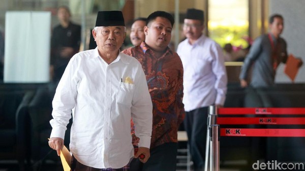 Kiai Asep Saifudin Chalim Diperiksa Sebagai Saksi Romahurmuziy